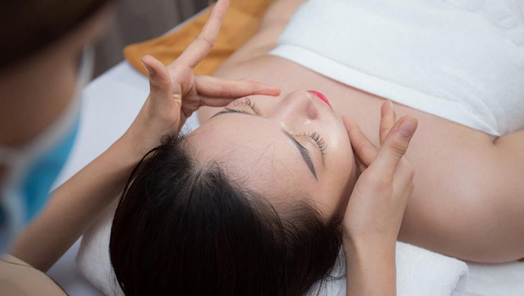 by-the-sea-spa-da-nang