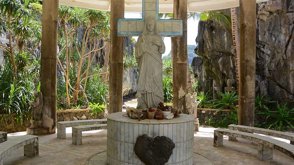 04. Tham quan tượng Đức mẹ