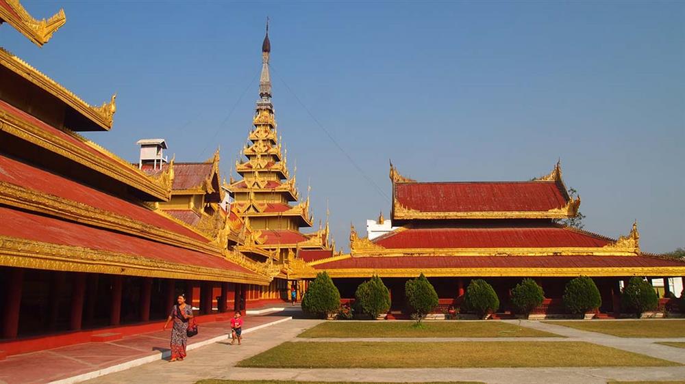 01. Dạo quanh tham quan cung điện