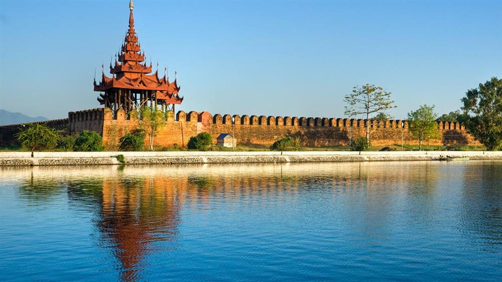 03. Pháo đài trong cung điện