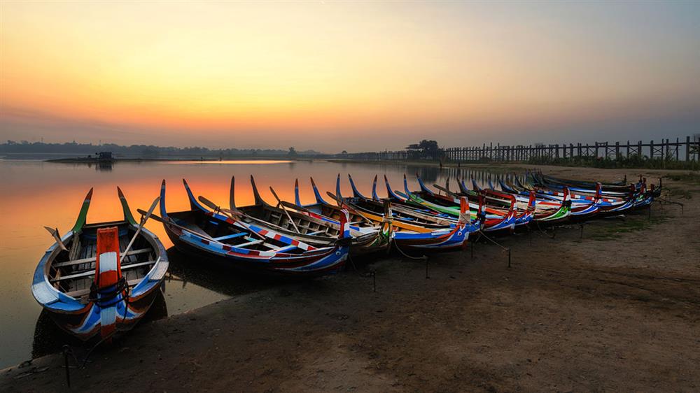 03. Đi thuyền ngắm hoàng hôn