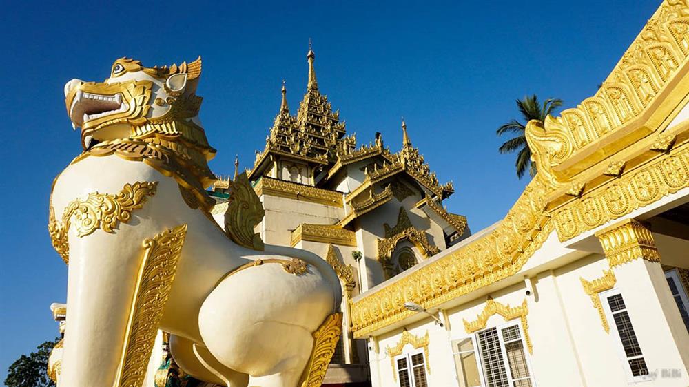 05. 4 cổng chính dẫn lên chùa