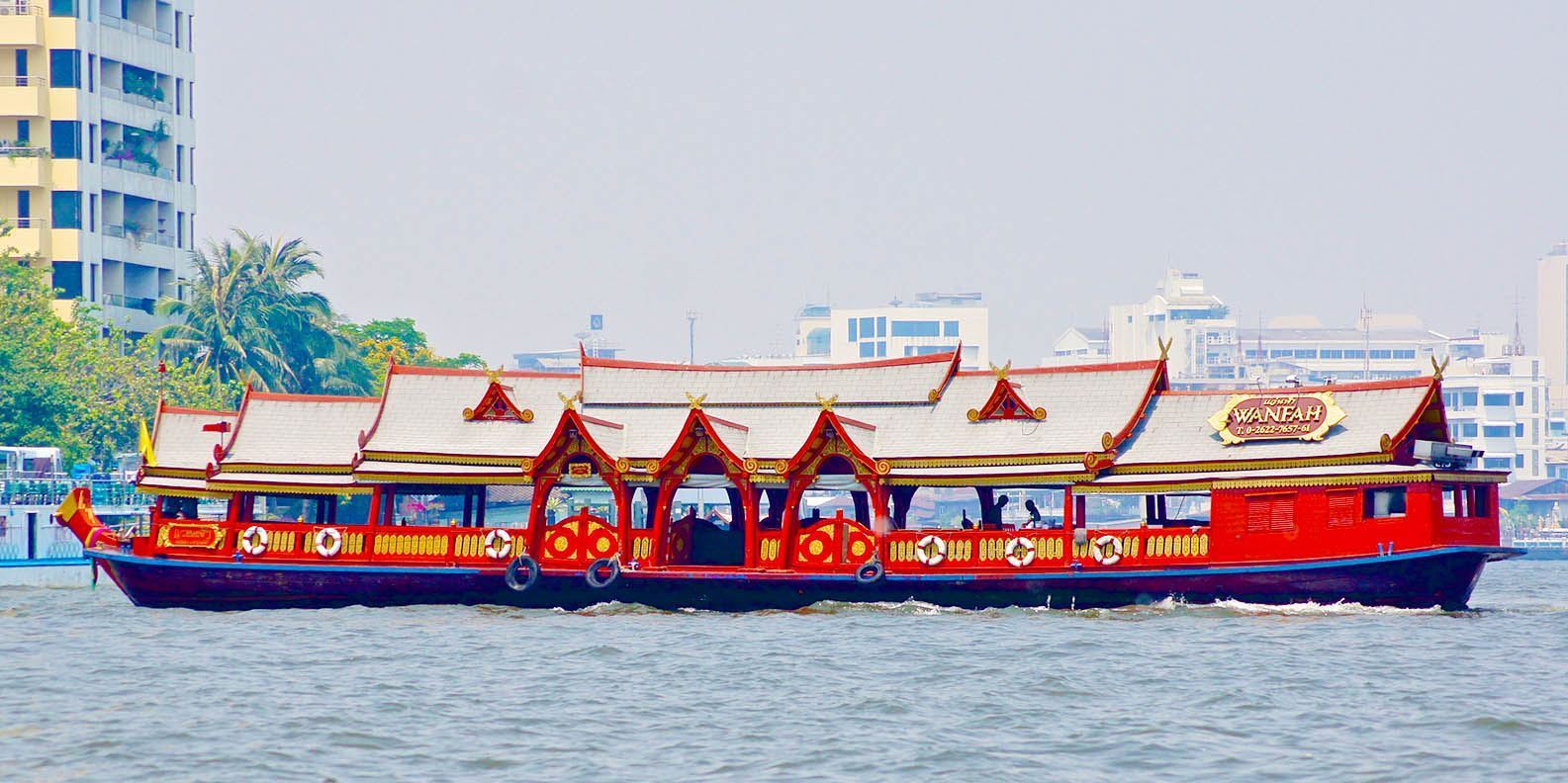 Ăn tối trên du thuyền Wanfah (có đưa đón)