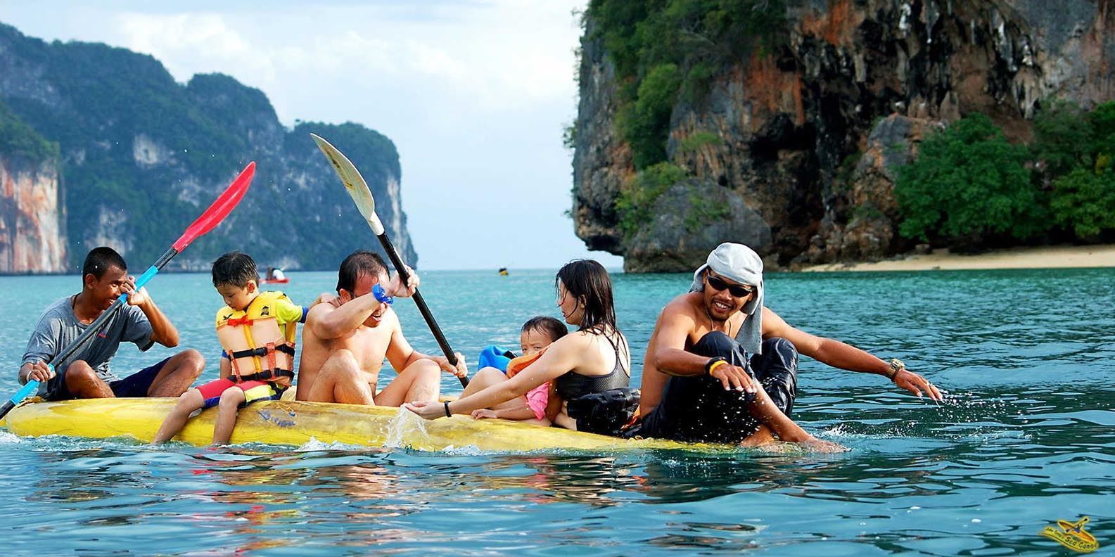Tour chèo thuyền khám phá vịnh Phang Nga