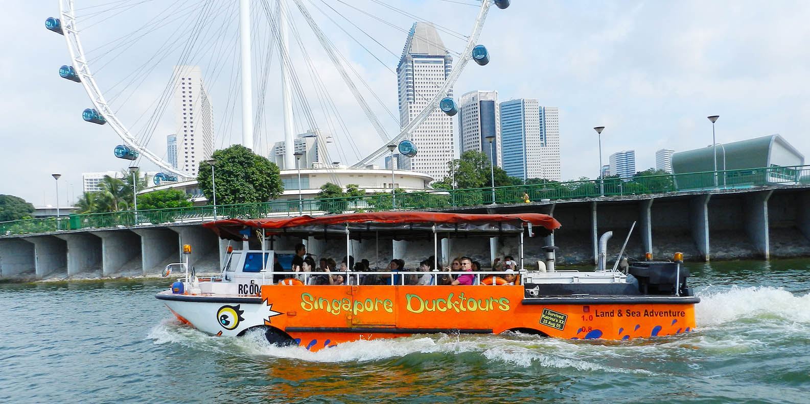 Vòng quanh Singapore bằng xe Ducky Wacky