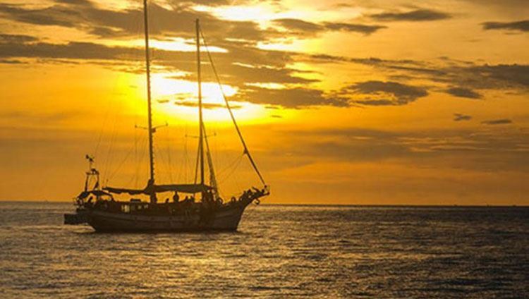 Tour cocktail du thuyền ngắm hoàng hôn