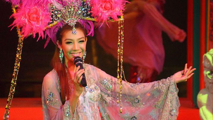 Aphrodite Cabaret Show Phuket (có đưa đón)
