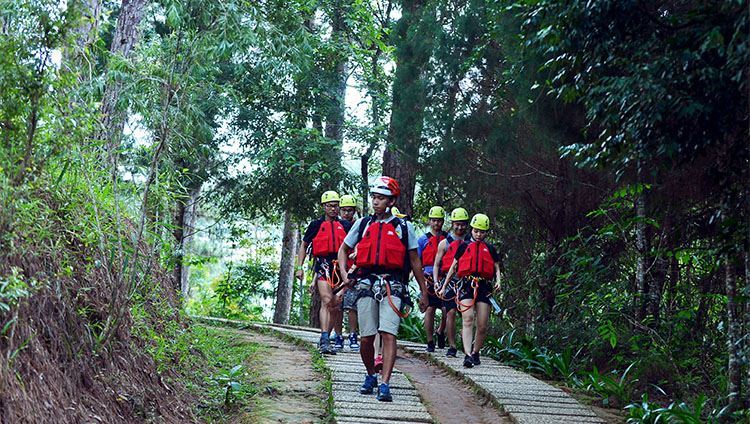 Tour mạo hiểm trượt thác Datanla Đà Lạt (25m)