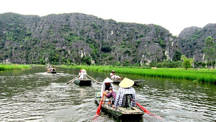 Tour tham quan Hà Nội - Chùa Hương 1 ngày
