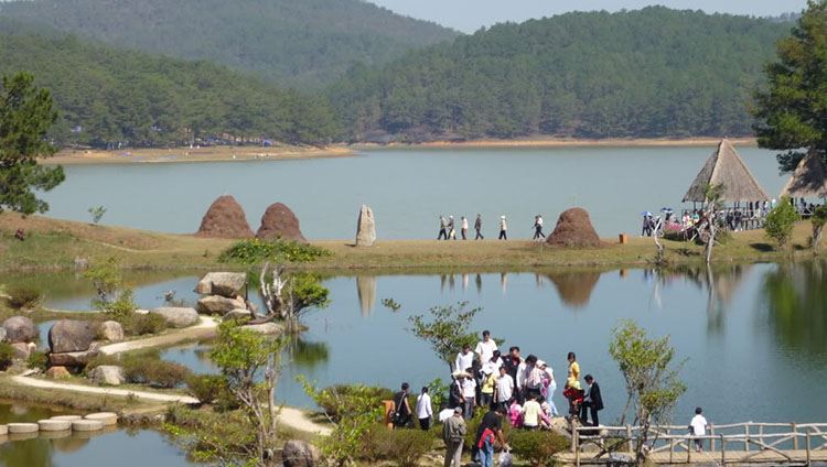 Tour tham quan làng Cù Lần - Ma Rừng Lữ Quán