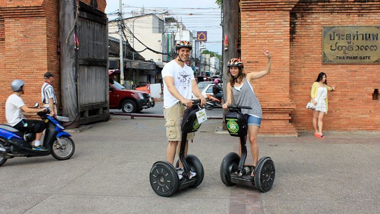 Cưỡi xe điện Segway khám phá ChiangMai