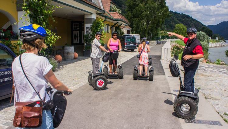 Cưỡi xe điện Segway khám phá ChiangMai