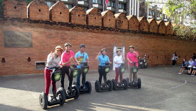 Cưỡi xe điện Segway khám phá ChiangMai