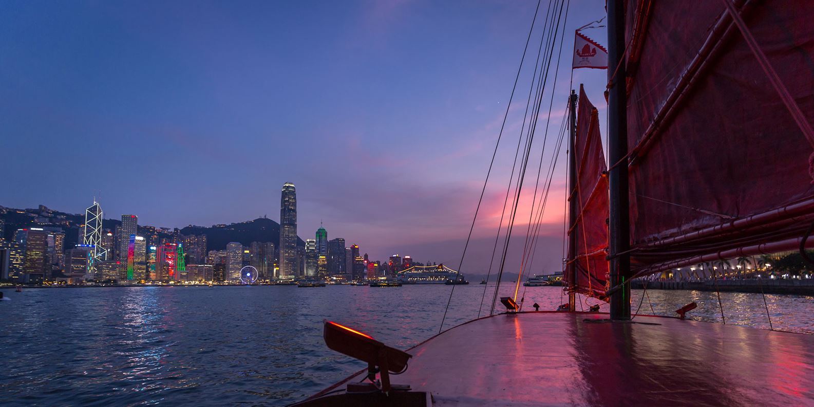 Dukling Cruise Hong Kong 
