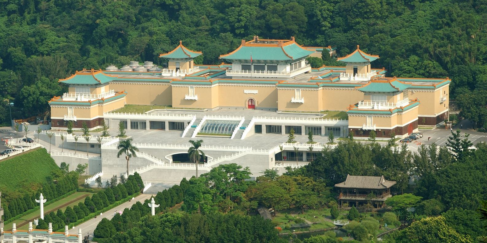 Vé National Palace - Shung Ye Museum