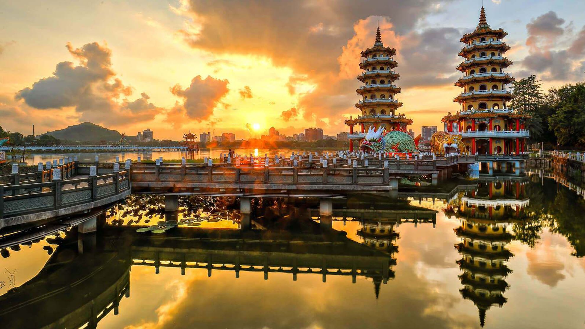 Hình của danh mục Lotus Pond - Đầm Liên Trì
