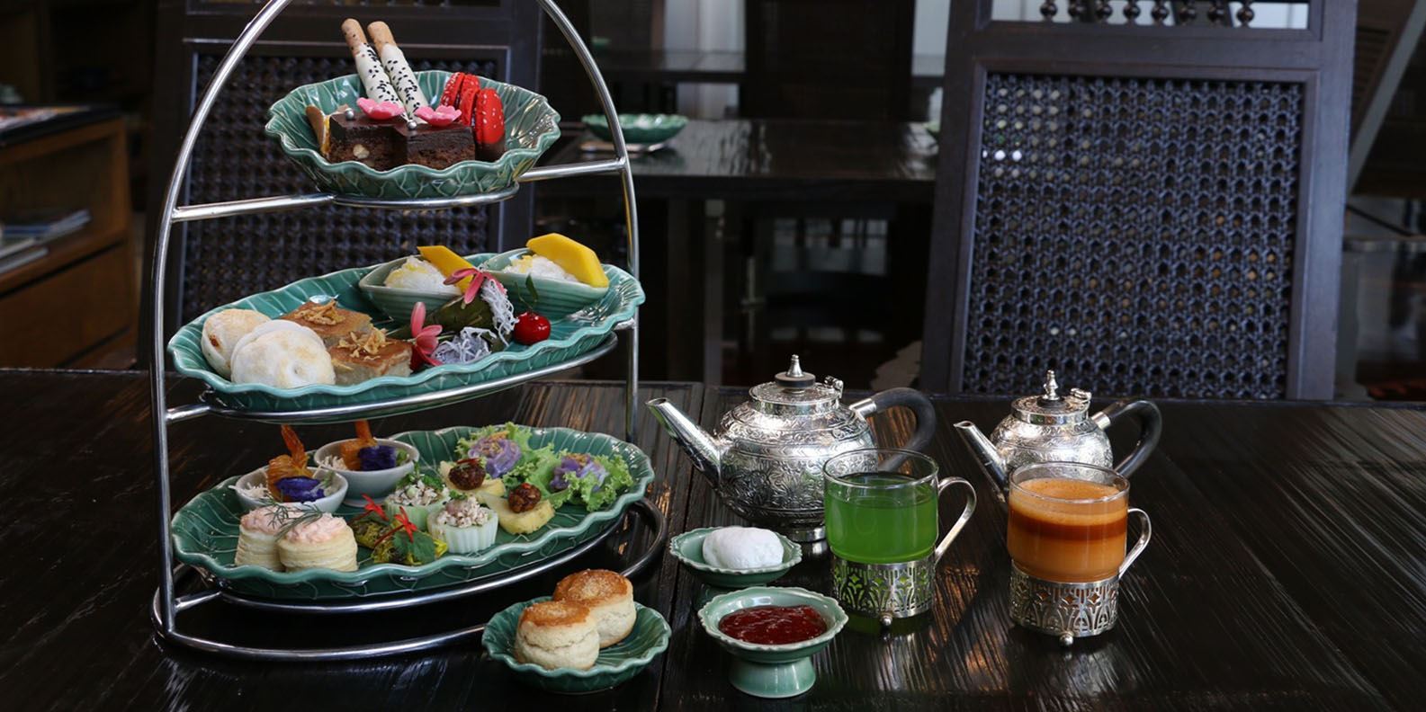 Tiệc trà chiều tại Erawan Tea Room