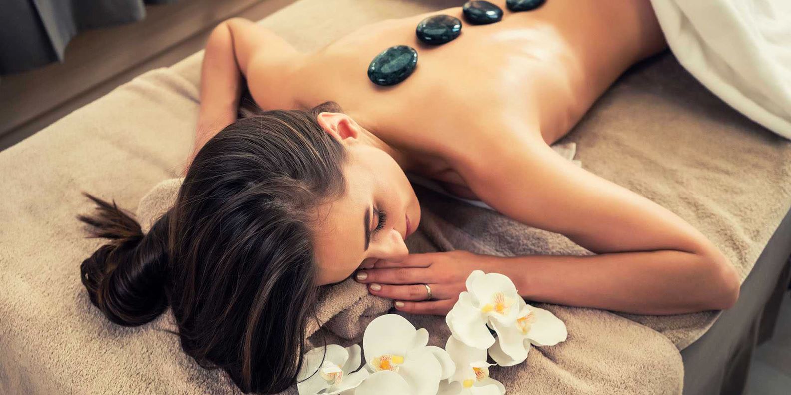 By the Sea Spa Đà Nẵng - massage thư giãn
