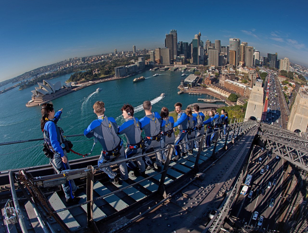 Leo Cầu cảng Sydney 