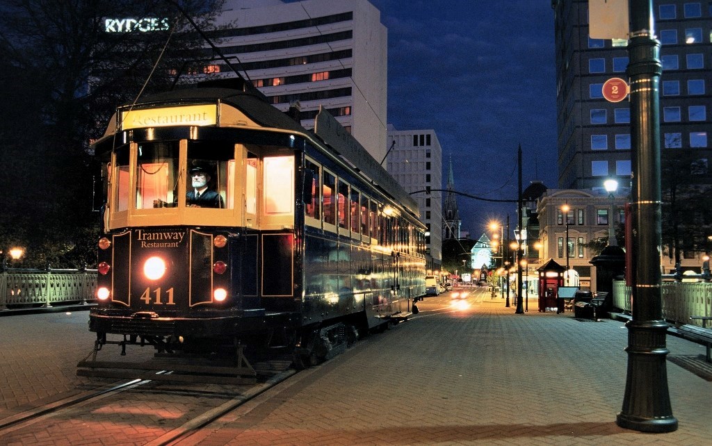 Ăn tối tại nhà hàng xe điện Christchurch 