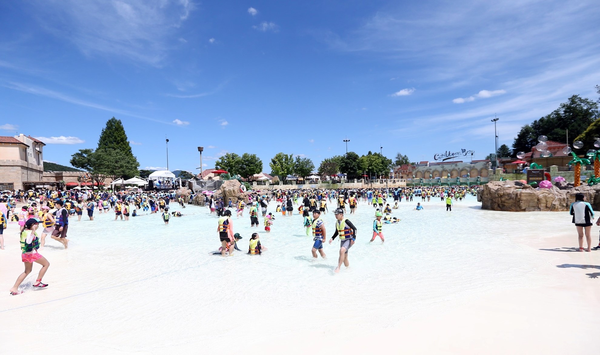 Vé vào cửa Công viên nước Caribbean Bay
