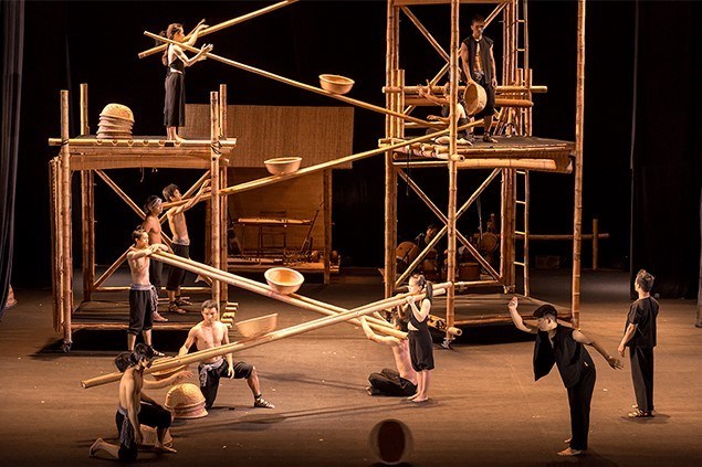 À Ố Show
