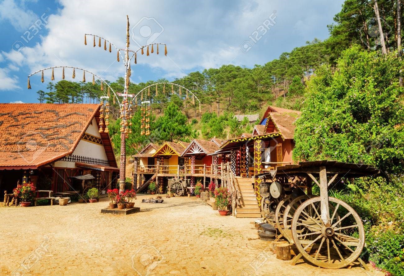 Vé Làng Cù Lần Đà Lạt
