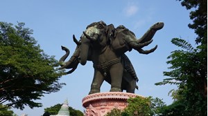 Vé Ancient City và Erawan Museum