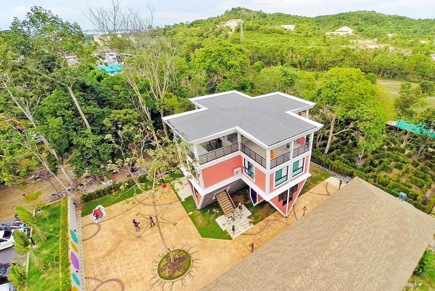 Ngôi nhà úp ngược Phuket - Vé tham quan