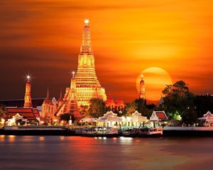Ăn tối trên du thuyền Loy Nava