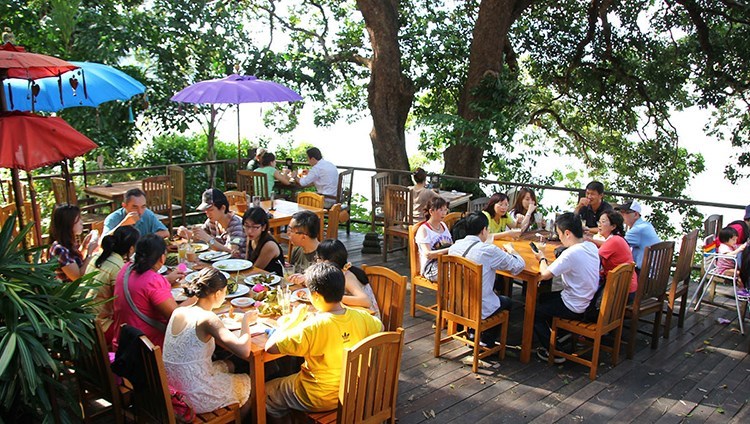 Vé Tropical Spice Garden