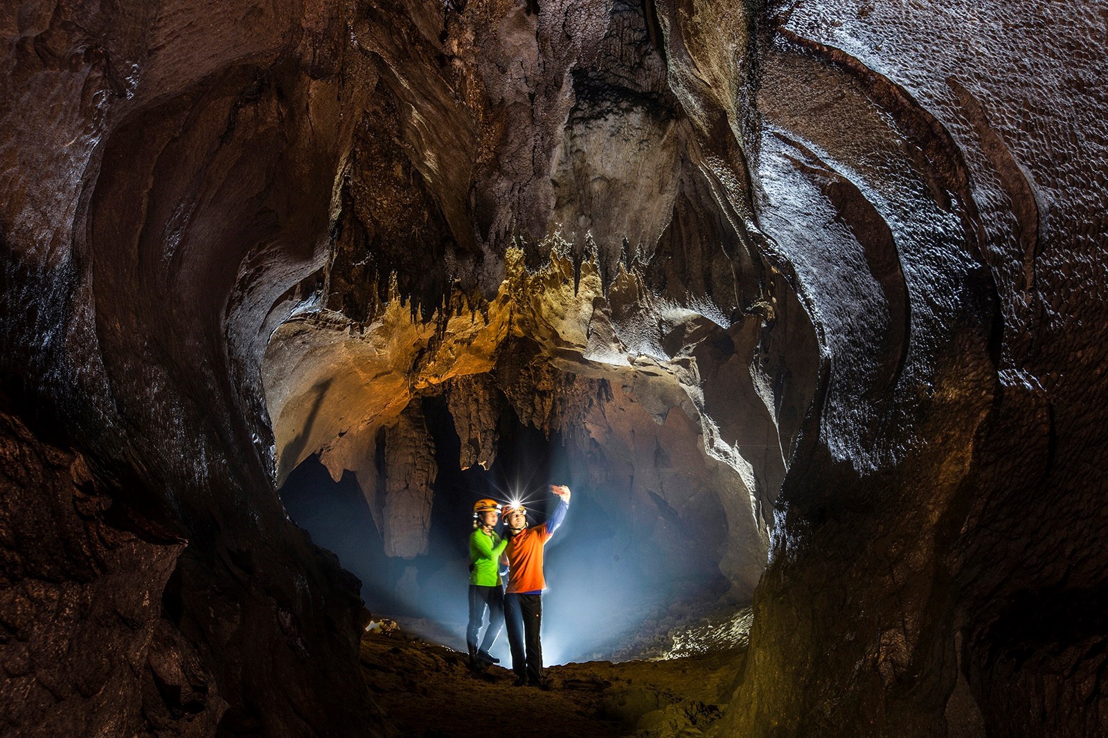 Tour Mạo Hiểm - Khám phá Hang Chà Lòi 1 Ngày