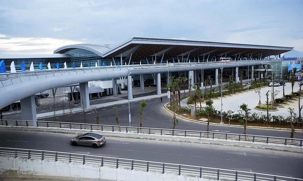 Xe Đón Sân Bay đi Đà Nẵng hoặc Hội An 
