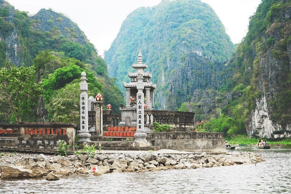 Tour tham quan Hoa Lư - Tam Cốc - Hang Múa (BUS)