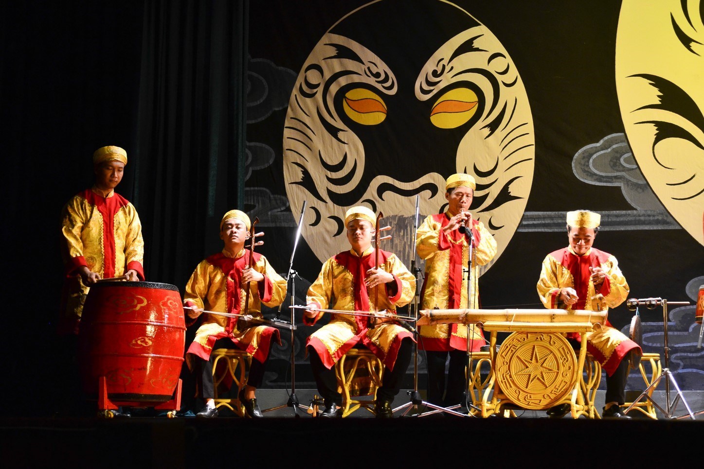 Show Diễn Hồn Việt