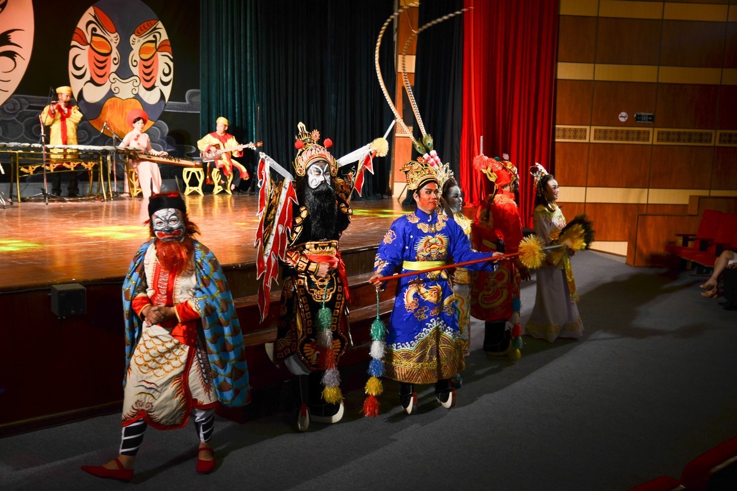 Show Diễn Hồn Việt