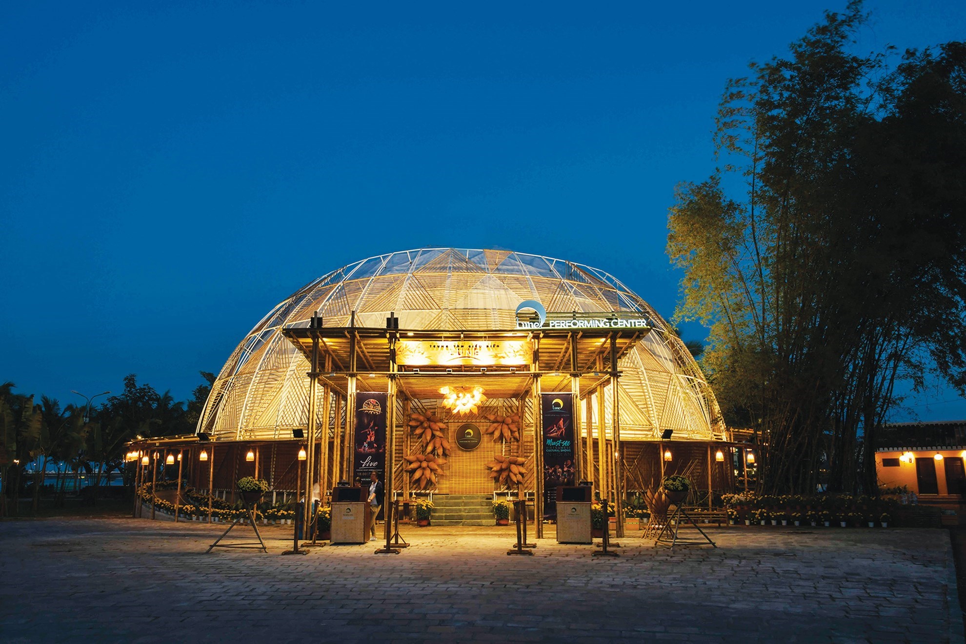 Teh Dar Show Hội An