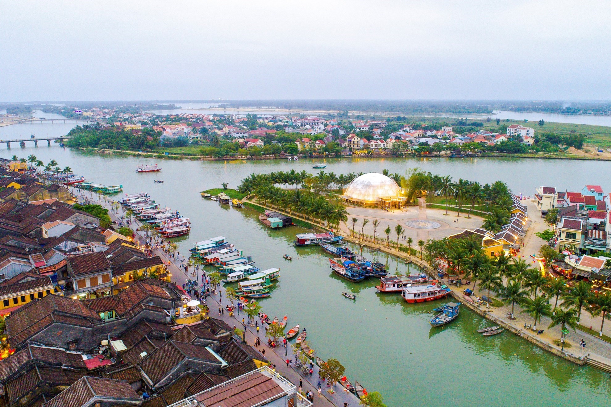 Teh Dar Show Hội An