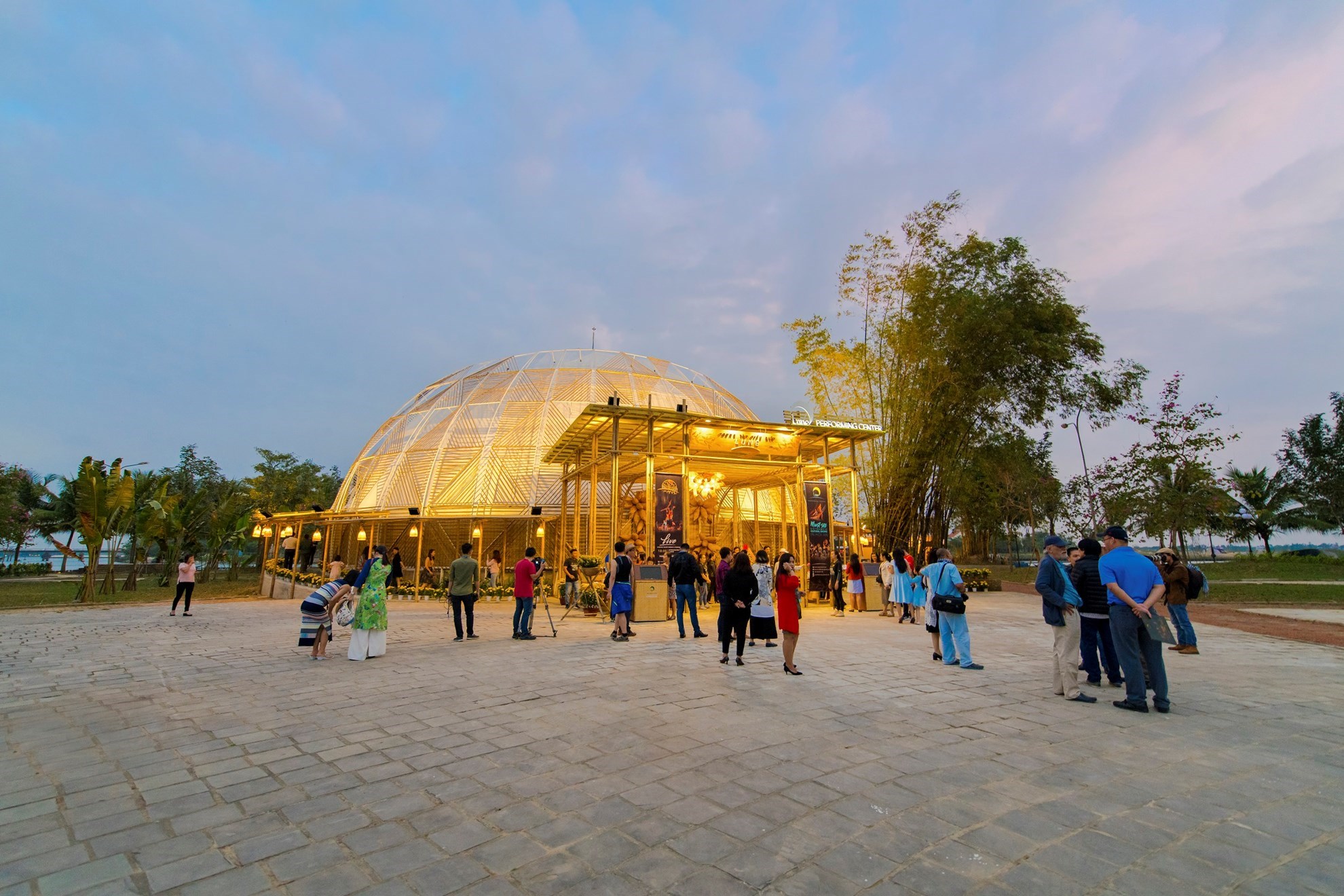 Teh Dar Show Hội An