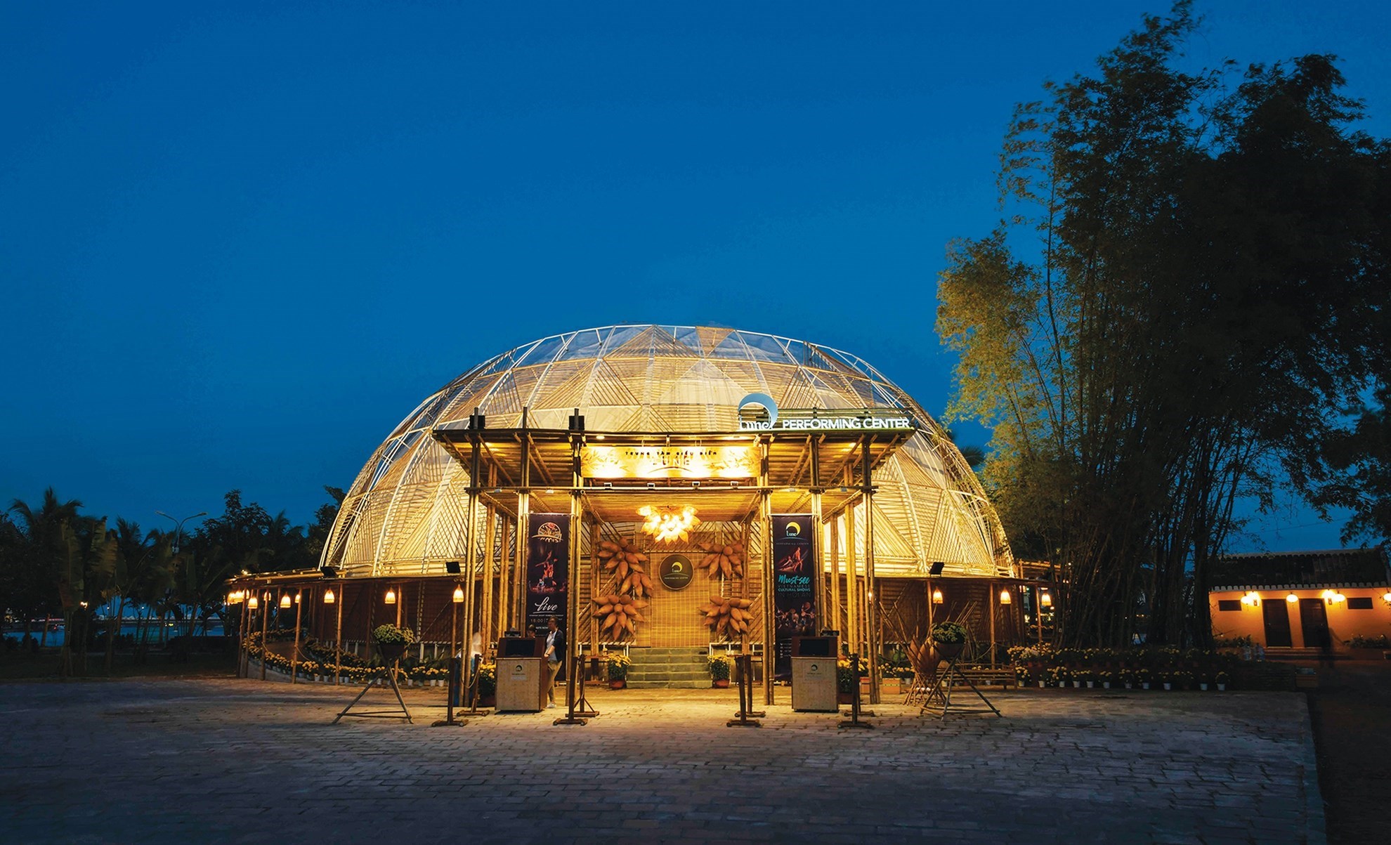 Teh Dar Show Hội An