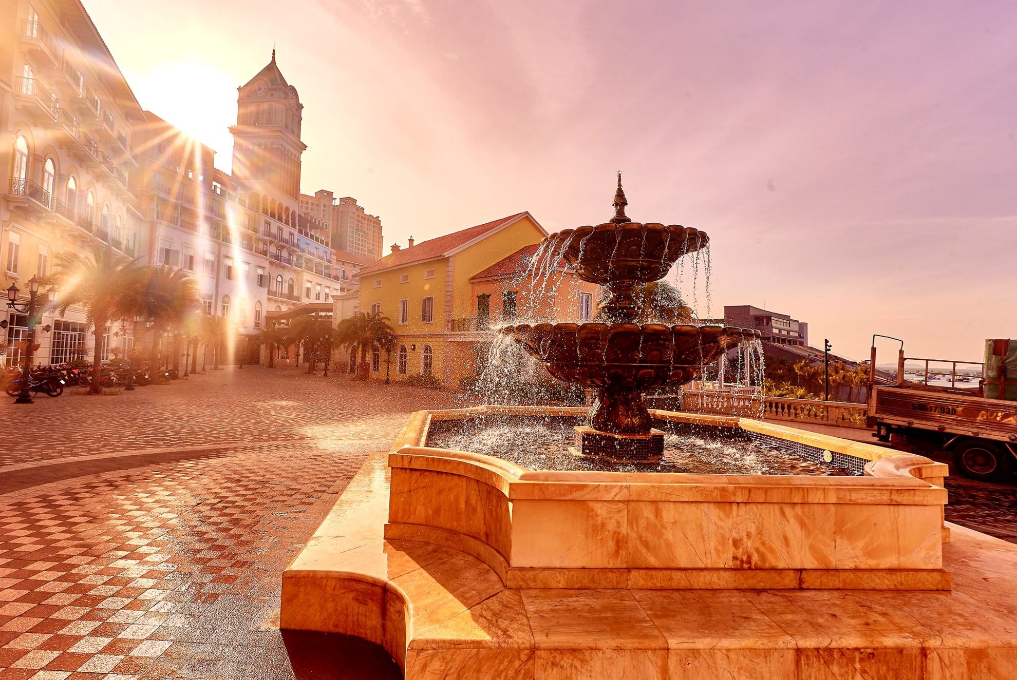 Các Dịch Vụ Tại Vịnh Hoàng Hôn - Sunset Town