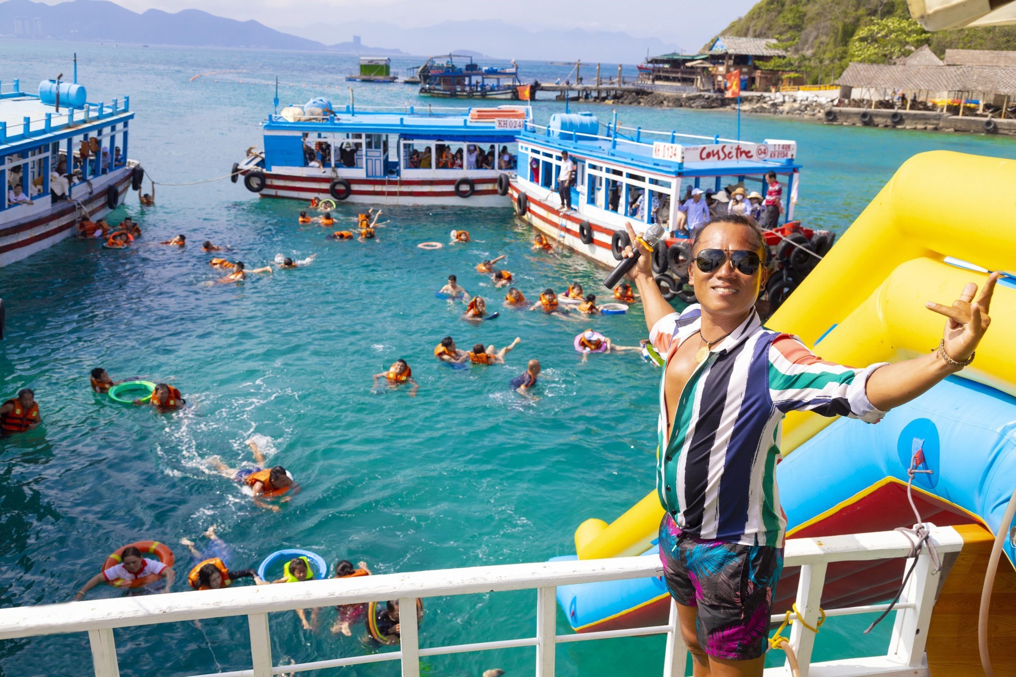 Tour Chèo SUP và Cắm Trại Trên Biển