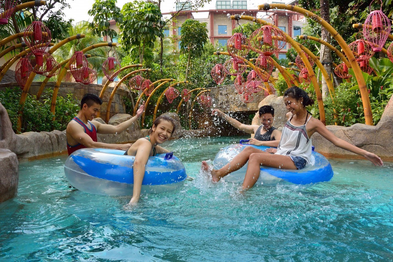 Vé Adventure Cove Waterpark + Dolphin Island