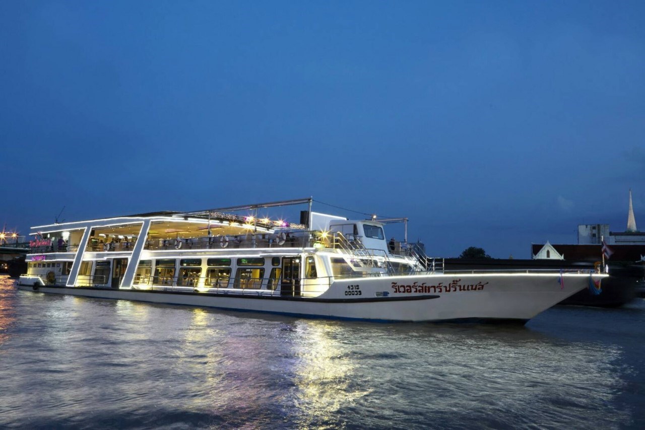Ăn tối trên du thuyền River Star Princess
