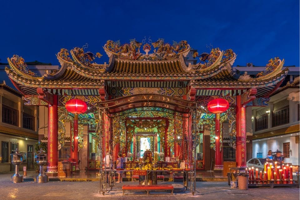 Khám Phá Bí Mật Khu Chinatown - Tour Đi Bộ 2 Giờ