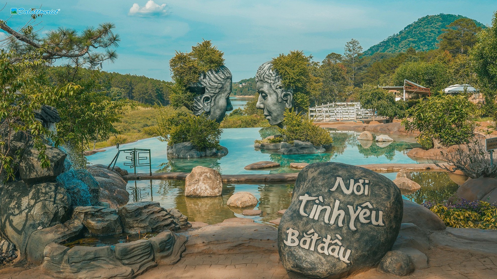 Vé đường hầm điêu khắc Đà Lạt