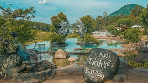 Hình của Vé đường hầm điêu khắc Đà Lạt