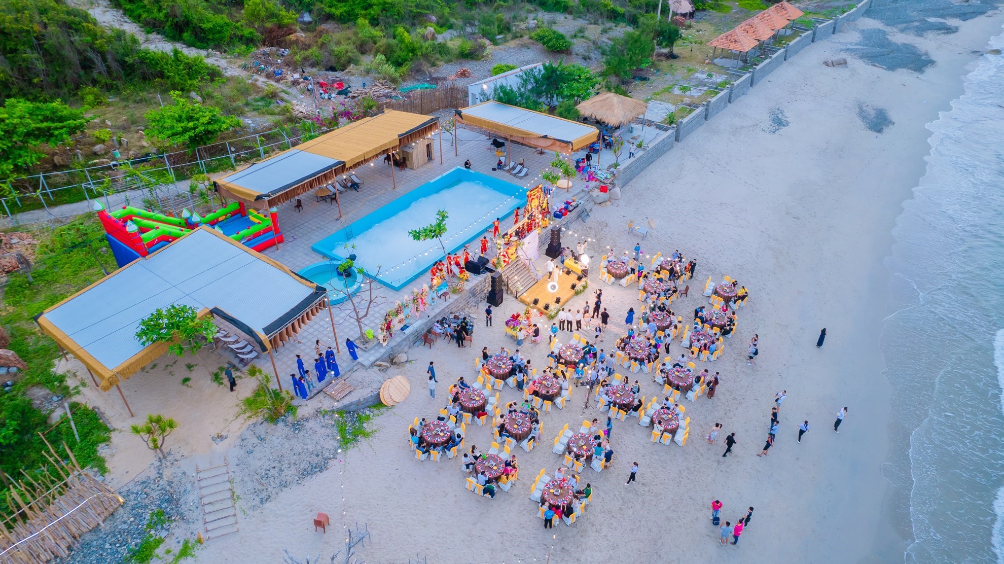 Tour Tham Quan Gành Nhảy - Nhà Hát Đó