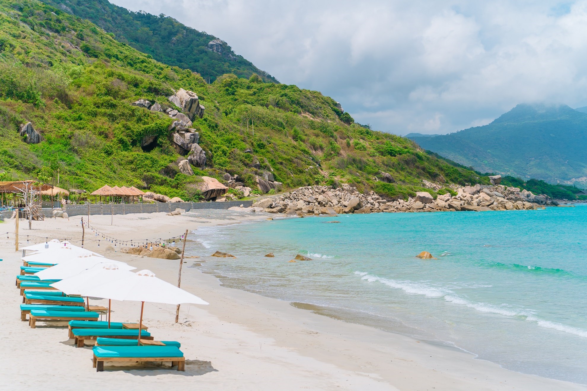 Tour Tham Quan Gành Nhảy - Nhà Hát Đó
