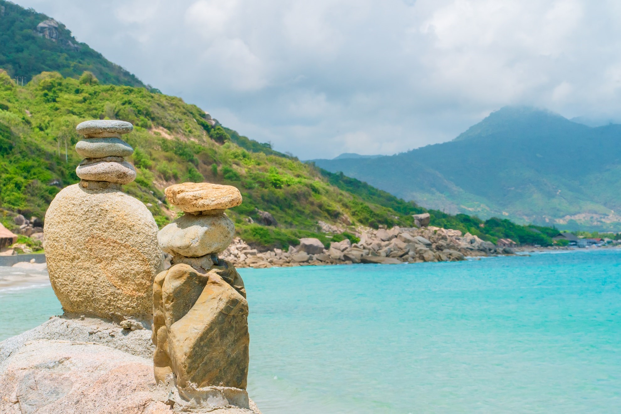 Tour Tham Quan Gành Nhảy - Nhà Hát Đó